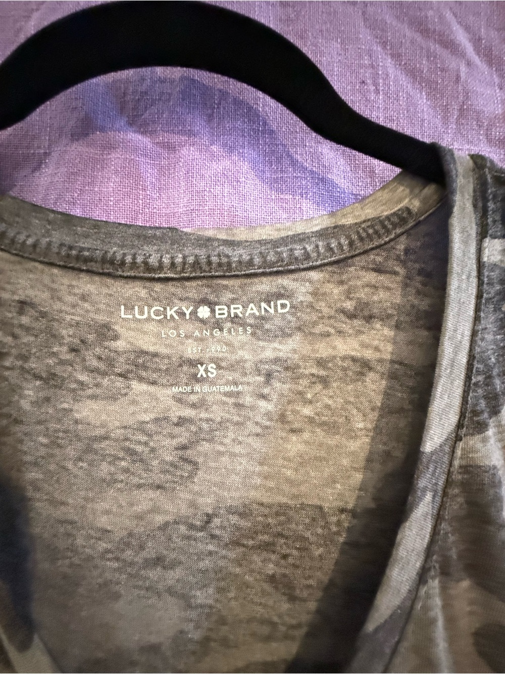 Lucky Brand Gray Camo V-Neck Short Sleeve Tee - Picture 2 of 2